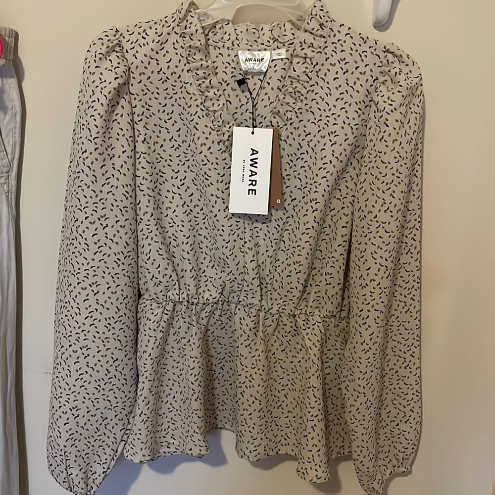 Aware by Vero Moda blouse size small
